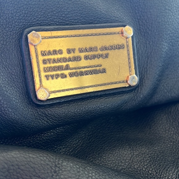 Marc Jacobs Black Leather Shoulder Bag - Picture 2 of 7